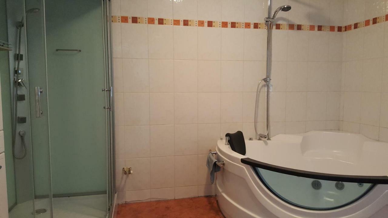 Appartement Leon'S Silberwald à Strasshof an der Nordbahn Extérieur photo