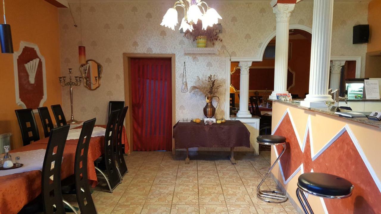 Appartement Leon'S Silberwald à Strasshof an der Nordbahn Extérieur photo